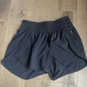 Lululemon Tracker Short 4” size 4
